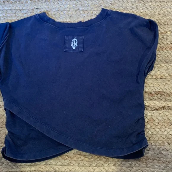 NWT Free People Hot
Crossover Women's crop Top Sz S color Blue - Picture 3 of 12